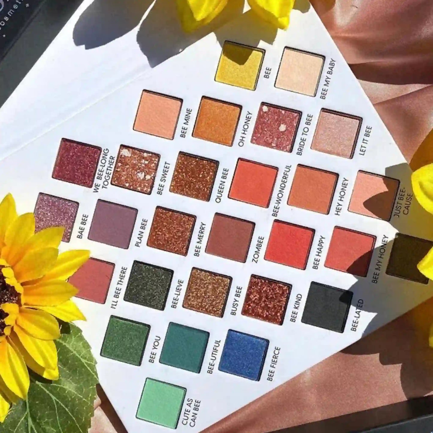 Honey Bee Eyeshadow palette, best natural eyeshadow palette, matte eyeshadow palette, eyeshadow palette sparkly, shimmer eyeshadow palette, modern eyeshadow palette