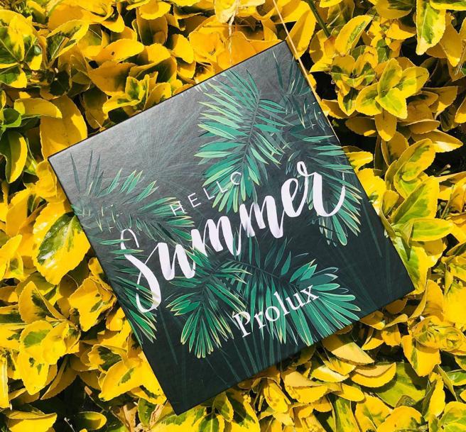 Hello Summer Eyeshadow Palette