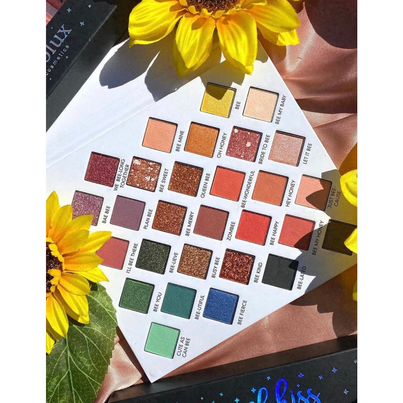 Honey Bee Eyeshadow palette, best natural eyeshadow palette, matte eyeshadow palette, eyeshadow palette sparkly, shimmer eyeshadow palette, modern eyeshadow palette