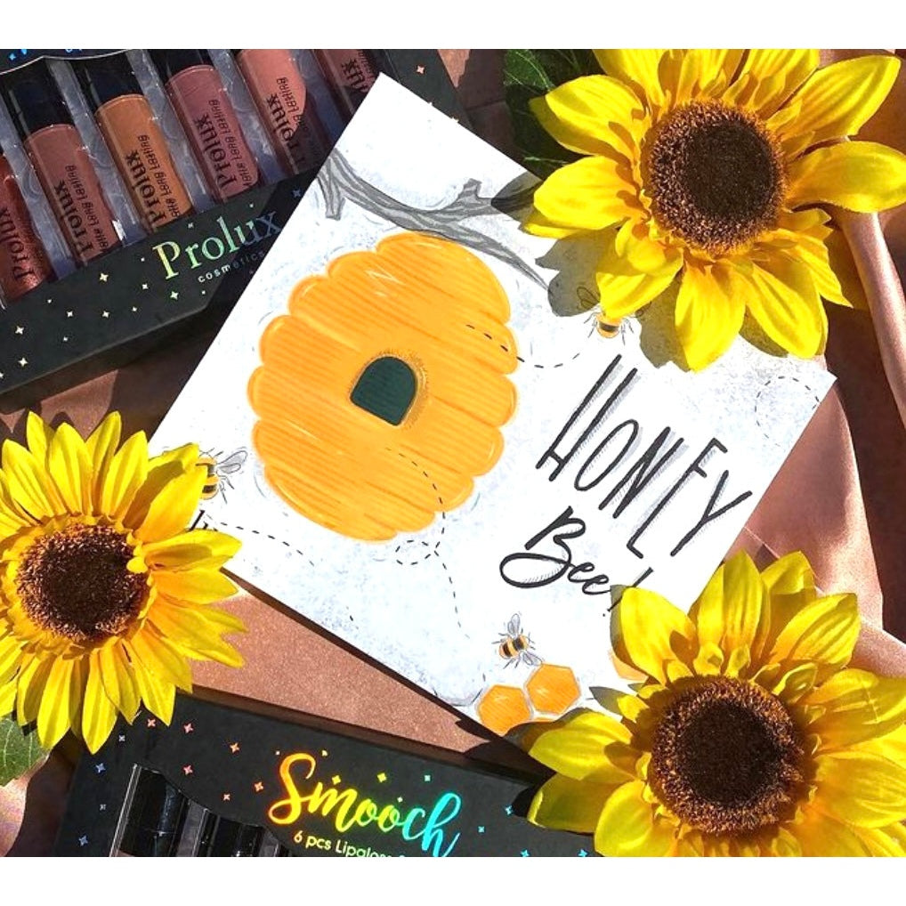 Honey Bee Eyeshadow palette, best natural eyeshadow palette, matte eyeshadow palette, eyeshadow palette sparkly, shimmer eyeshadow palette, modern eyeshadow palette