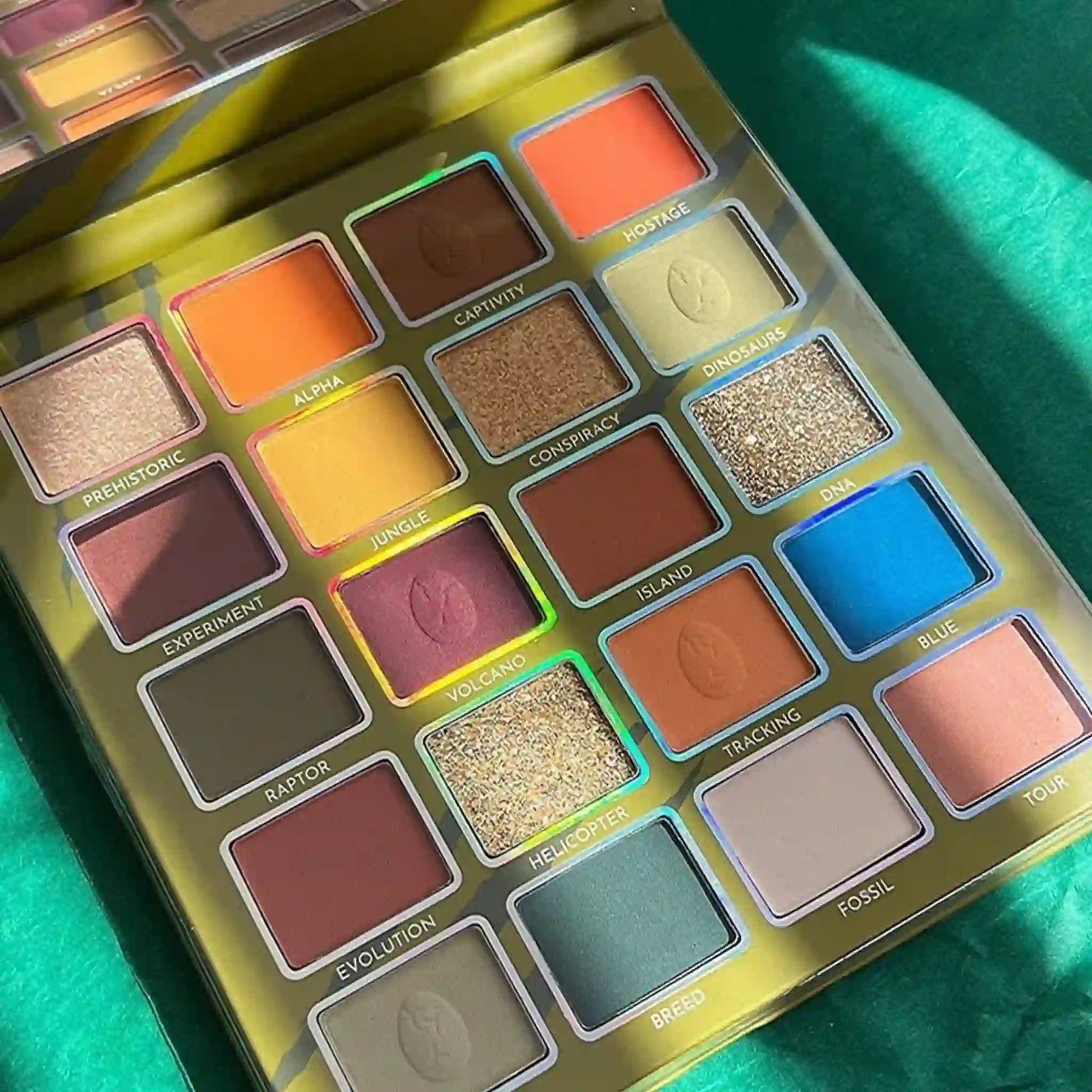 Predator Neutral Eyeshadow Palette, best neutral eyeshadow palette​, matte eyeshadow palette, eyeshadow palette sparkly, shimmer eyeshadow palette, modern eyeshadow palette