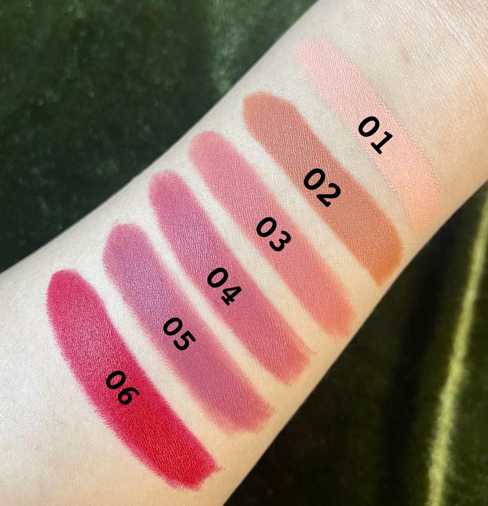 LABIALES POUT ABOUT