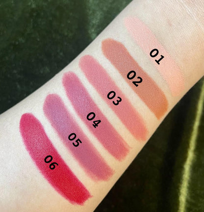 LABIALES POUT ABOUT
