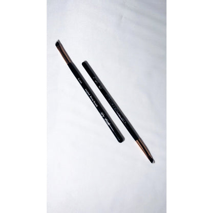 Cepillo para cejas en ángulo