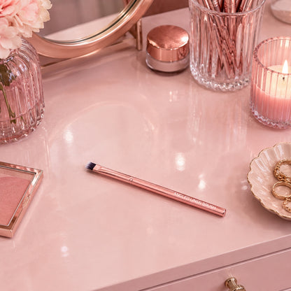 Pincel delineador en ángulo oro rosa
