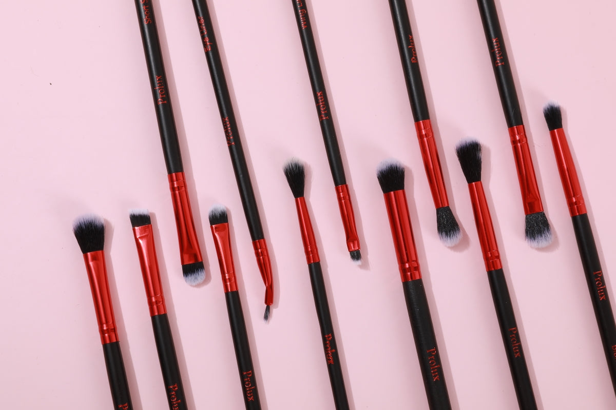 Deluxe red brush set